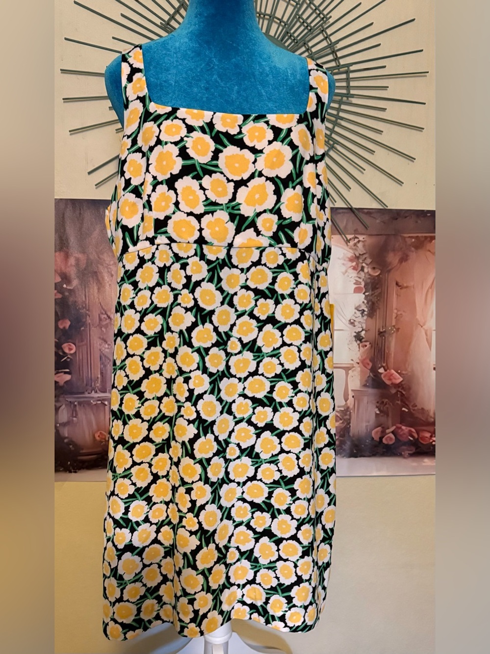 Diane Von Furstenberg Yellow and White Label Detail